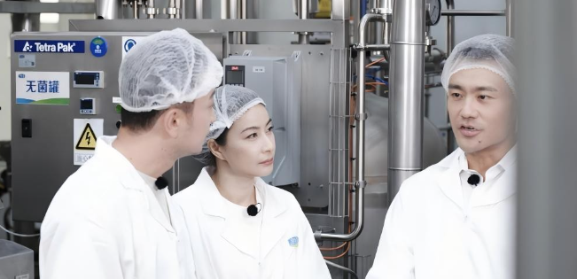 央視解碼君樂寶悅鮮活，郭晶晶與尼格買提探秘高品質(zhì)中國鮮奶
